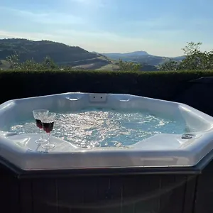 Tamara Country & 3*, Montefiore Conca Italien